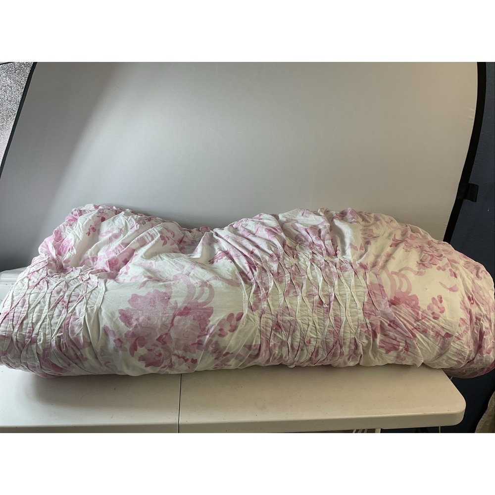 POTTERYBARN LOVE SHACK FANCY full/ queen DAMASK SMOCKED QUILT/COMFORTER